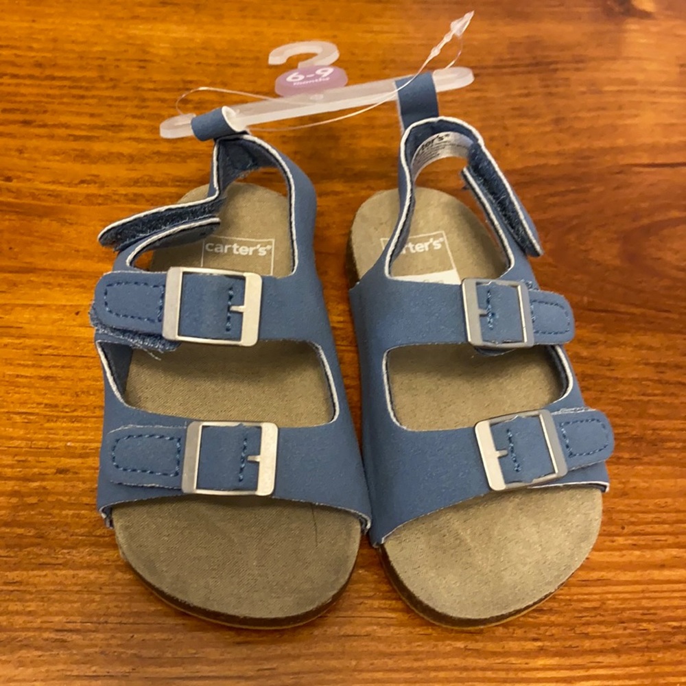 Carter’s sandals. 6-9 m